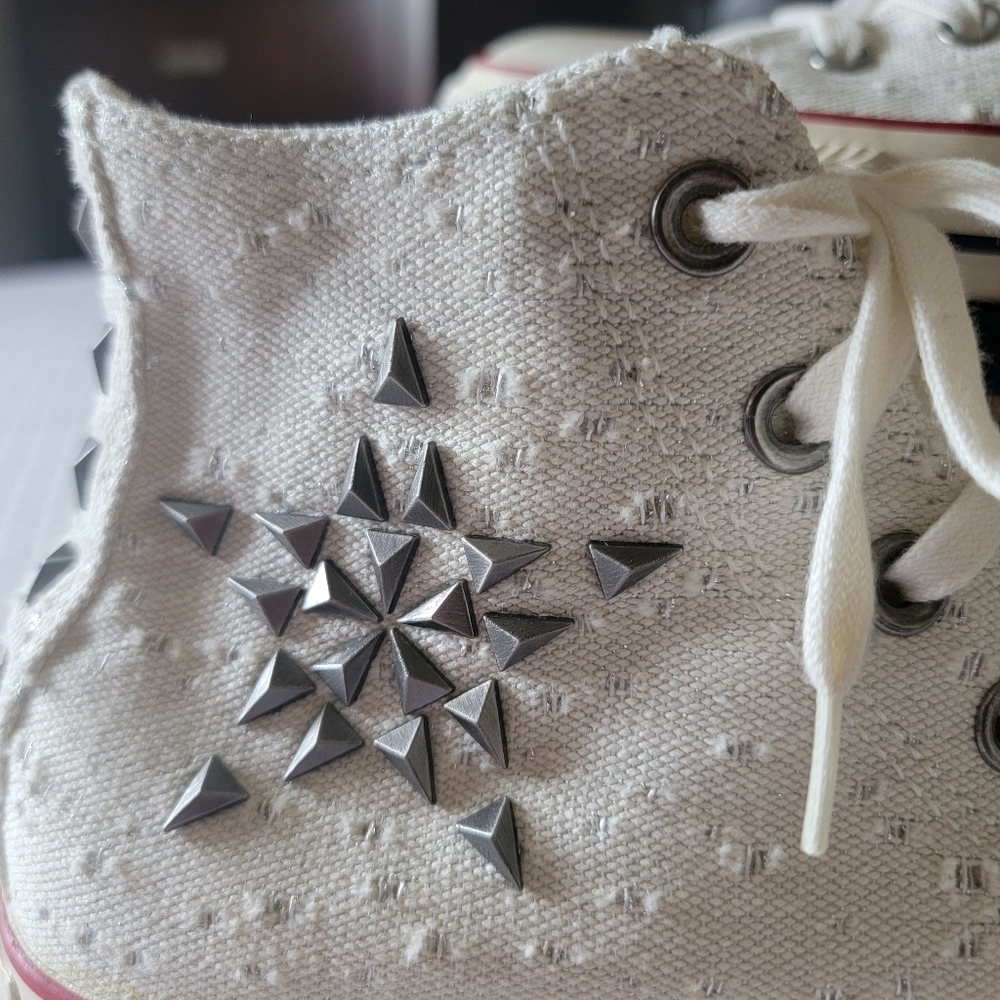 Converse White High-Top Sneakers with Star Design - Picture 4 of 7